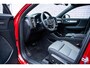 Volvo XC40 2.0 B4 Plus Dark | Adaptieve Cruise control | BLIS Dodehoek detectie | Stoel + Stuurverwarming | Keyless | Elektr. Stoelen | Memory | Trekhaak | Parkeercamera | Harman Kardon Audio