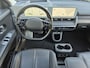 Hyundai Ioniq 5 Lounge AWD 73kWh / Fabrieksgarantie tot 7-2027 / 8 jaar Batterijgarantie / WLTP 451 km / Warmtepomp / CCS snelladen / 1.600 kg trekgewicht / Elektr. stoelen en klep / Stoelventilatie en verwarming / BOSE / HUD / Camera 360° /