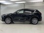 Mazda CX-5 2.0 SkyActiv-G 165 Business Luxury / Eerste Eigenaar / Trekhaak 2000 KG / Lederen Bekleding / Memory Seats / HUD / Bose Audio / Stoelverwarming en Ventilatie / Navigatie / Camera /