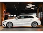 Mercedes-Benz A-klasse 200 AMG- Line. Pano, Keyless, Camera, Stuurverwarming, Sfeer!