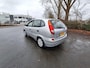Nissan Almera Tino 1.8 Visia LEUKE AUTO RIJDT EN SCHAKELT GOED