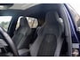 Volkswagen Golf 1.5 eTSI R-Line Business+ PANO CAMERA ACC CARPLAY
