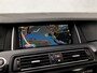 BMW 5-Serie Touring 528i Sport 245Pk Automaat (GROOT NAVI, LEDER, SCHERMEN ACHTERIN, MEMORY SEATS, CAMERA, COMFORTSTOELEN, GETINT GLAS, LED, NIEUWSTAAT)