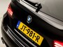 BMW 5-Serie Touring 528i Sport 245Pk Automaat (GROOT NAVI, LEDER, SCHERMEN ACHTERIN, MEMORY SEATS, CAMERA, COMFORTSTOELEN, GETINT GLAS, LED, NIEUWSTAAT)