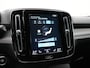 Volvo XC40 T5 Recharge R-Design Plug In Hybrid 262pk Dealer O.H. PHEV | Trekhaak Af Fabriek | Camera | Alcantara Sportstoelen Memory & Verwarmd | Stuur Verwarmd | Apple Carplay | Keyless | Virtual | Cruise Control | Navigatie | DAB |