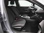 Peugeot e-2008 EV Active Pack 50 kWh | Carplay | Navigatie | Bluetooth | CruiseControl |