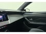 Peugeot 408 1.6 HYbrid GT 225pk EAT8 First Edition | Adaptive Cruise Control | Matrix LED | Stoelverwarming | Verwarmd stuurwiel | Handsfree achterklep | Keyless Entry & Start | AGR Bestuurdersstoel | Camera | 20'' ''Monolithe'' velgen | 1e Eigenaar