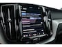 Volvo XC60 2.0 T6 Plug-in hybrid AWD Ultra Black Edition | Trekhaak | Head-up | Pano-dak | 360 camera | H&K Audio | Stoel+ stuurverw. | Sportstoelen |