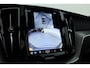 Volvo XC60 2.0 T6 Plug-in hybrid AWD Ultra Black Edition | Trekhaak | Head-up | Pano-dak | 360 camera | H&K Audio | Stoel+ stuurverw. | Sportstoelen |