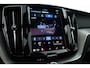Volvo XC60 2.0 T6 Plug-in hybrid AWD Ultra Black Edition | Trekhaak | Head-up | Pano-dak | 360 camera | H&K Audio | Stoel+ stuurverw. | Sportstoelen |