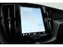 Volvo XC60 2.0 T6 Plug-in hybrid AWD Ultra Black Edition | Trekhaak | Head-up | Pano-dak | 360 camera | H&K Audio | Stoel+ stuurverw. | Sportstoelen |