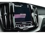 Volvo XC60 2.0 T6 Plug-in hybrid AWD Ultra Black Edition | Trekhaak | Head-up | Pano-dak | 360 camera | H&K Audio | Stoel+ stuurverw. | Sportstoelen |