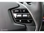 Kia EV6 Light Edition 58 kWh, 3 fasen, Stoel-stuurverwarming, Pdc voor + achter + Camera, Cruise, Clima, App connect, Donker glas