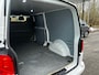Volkswagen Transporter 2.0 TDI L2H1 150 PK AUTOMAAT! Trekhaak, 3-zits, voorruitverwarming, APPLE carplay, parkeersensoren