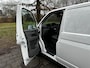 Volkswagen Transporter 2.0 TDI L2H1 150 PK AUTOMAAT! Trekhaak, 3-zits, voorruitverwarming, APPLE carplay, parkeersensoren