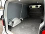 Volkswagen Transporter 2.0 TDI L2H1 150 PK AUTOMAAT! Trekhaak, 3-zits, voorruitverwarming, APPLE carplay, parkeersensoren