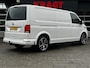 Volkswagen Transporter 2.0 TDI L2H1 150 PK AUTOMAAT! Trekhaak, 3-zits, voorruitverwarming, APPLE carplay, parkeersensoren