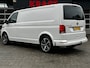 Volkswagen Transporter 2.0 TDI L2H1 150 PK AUTOMAAT! Trekhaak, 3-zits, voorruitverwarming, APPLE carplay, parkeersensoren