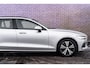 Volvo V60 B3 Core | Cruise Control | Navigatie | Apple CarPlay & Android Auto | Park Assist | LED Koplampen | 2 Zone Climate Control | 17" LM |