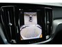 Volvo V60 2.0 T6 Plug-in hybrid AWD Plus Dark | Adaptieve cruise control | Dode hoek detectie | 360 Camera | Trekhaak | Contourstoelen | Elektr. verstelbare voorstoelen incl. memory | Parkeersensoren vóór + achter | 18"lichtemetalen velgen | All season banden | Google Services |