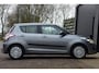 Suzuki Swift 1.2 Comfort Trekhaak dealeronderhouden Rijklaarprijs! | 12 Maanden Garantie | Onderhoudsbeurt | Nieuwe APK | Mobiliteitservice |