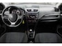 Suzuki Swift 1.2 Comfort Trekhaak dealeronderhouden Rijklaarprijs! | 12 Maanden Garantie | Onderhoudsbeurt | Nieuwe APK | Mobiliteitservice |