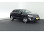 Volkswagen T-Roc 1.5 TSI 150pk DSG R-Line Edition Trekhaak Camera Stoelverwarming Virtual Cockpit Navigatie
