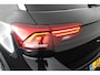Volkswagen T-Roc 1.5 TSI 150pk DSG R-Line Edition Trekhaak Camera Stoelverwarming Virtual Cockpit Navigatie
