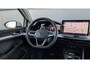 Volkswagen Golf 1.5 eHybrid 204pk Life Edition | SoH 100% | Trekhaak | Panoramadak