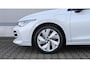 Volkswagen Golf 1.5 eHybrid 204pk Life Edition | SoH 100% | Trekhaak | Panoramadak