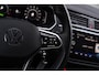 Volkswagen Tiguan 1.4 TSI eHybrid R-Line Business+ / Electrisch schuifdak / Electrische trekhaak / Dodehoek detectie / 19 inch Licht metalen velgen / Parkeercamera / Matrix LED koplampen /