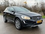 Volvo XC60 2.0 D3 FWD Kinetic Automaat / Panoramadak / Leder / Camera / Navi / Stoelverwarming / 18" Velgen / PDC / Cruise / LED /