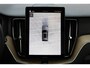 Volvo XC60 T6 Plug-in hybrid AWD Plus Dark | Head-up display | All-season banden | Adaptive Cruise & Pilot Assist | Panoramisch Schuif-/Kanteldak | 360-Camera | Harman Kardon Premium Audio | Draadloze Telefoonlader