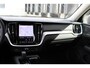 Volvo V60 T6 Plug-in hybrid AWD Business Edition | Extra Getint Glas Achter | Park Assist voor en achter | Premium Audio by Harman Kardon | Adaptieve Cruise Control & Pilot Assist | Keyless Entry & Start | Verwarmbaar stuurwiel | Verwarmbare voorstoelen | Verwarmbare achterbank |