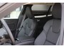 Volvo V60 T6 Plug-in hybrid AWD Business Edition | Extra Getint Glas Achter | Park Assist voor en achter | Premium Audio by Harman Kardon | Adaptieve Cruise Control & Pilot Assist | Keyless Entry & Start | Verwarmbaar stuurwiel | Verwarmbare voorstoelen | Verwarmbare achterbank |