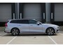 Volvo V60 T6 Plug-in hybrid AWD Business Edition | Extra Getint Glas Achter | Park Assist voor en achter | Premium Audio by Harman Kardon | Adaptieve Cruise Control & Pilot Assist | Keyless Entry & Start | Verwarmbaar stuurwiel | Verwarmbare voorstoelen | Verwarmbare achterbank |