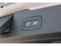 Volvo V60 T6 Plug-in hybrid AWD Business Edition | Extra Getint Glas Achter | Park Assist voor en achter | Premium Audio by Harman Kardon | Adaptieve Cruise Control & Pilot Assist | Keyless Entry & Start | Verwarmbaar stuurwiel | Verwarmbare voorstoelen | Verwarmbare achterbank |