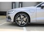 Volvo V60 T6 Plug-in hybrid AWD Business Edition | Extra Getint Glas Achter | Park Assist voor en achter | Premium Audio by Harman Kardon | Adaptieve Cruise Control & Pilot Assist | Keyless Entry & Start | Verwarmbaar stuurwiel | Verwarmbare voorstoelen | Verwarmbare achterbank |