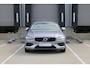 Volvo V60 T6 Plug-in hybrid AWD Business Edition | Extra Getint Glas Achter | Park Assist voor en achter | Premium Audio by Harman Kardon | Adaptieve Cruise Control & Pilot Assist | Keyless Entry & Start | Verwarmbaar stuurwiel | Verwarmbare voorstoelen | Verwarmbare achterbank |