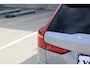 Volvo V60 T6 Plug-in hybrid AWD Business Edition | Extra Getint Glas Achter | Park Assist voor en achter | Premium Audio by Harman Kardon | Adaptieve Cruise Control & Pilot Assist | Keyless Entry & Start | Verwarmbaar stuurwiel | Verwarmbare voorstoelen | Verwarmbare achterbank |