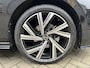 Volkswagen Golf 1.5 TSI 130PK R-Line / 18" LMV / Black Style / LED / Travel Assist / Parkeersensoren voor en achter /  Stoelverwarming