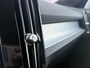 Volvo XC40 1.5 T2 Momentum Business LED | Keyless Entry/Start | parkeercamera | Parkeersensoren voor+achter | Adaptieve cruise control | Apple CarPlay/Android Auto |