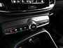 Volvo XC40 Recharge Twin Plus | Parkeercamera | Stoel- en Stuurverwarming | Getint glas | Trekhaak