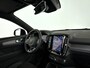 Volvo XC40 Recharge Twin Plus | Parkeercamera | Stoel- en Stuurverwarming | Getint glas | Trekhaak