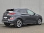 Hyundai Kona Electric EV Comfort Smart 39 kWh Automaat / Accu SOH 96% / Fabrieksgarantie tot 21-08-2028 / WLTP bereik 305 km stad 435 km / Stuur en Stoelverwarming / Adaptief CC / Achteruitrijcamera / Warmtepomp / Apple Carplay Android Auto /