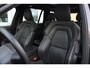 Volvo XC90 2.0 T8 Recharge AWD Ultimate Dark | Panoramadak | Head-up display | Keyless entry | Elek. bed. stoelen voorstoelen met geheugen | Luchtvering | Semi elek. trekhaak | 360 graden camera | Dealer-onderhouden | Verwarmbare voorstoelen en achterbank | Verwarmbaar stuurwiel | Bowers & Wilkins audio | Apple carplay | Adaptive cruise control | 7-zits |