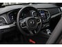 Volvo XC90 2.0 T8 Recharge AWD Ultimate Bright | Panoramadak | Head-up display | Keyless entry | Elek. bed. stoelen voorstoelen met geheugen | Luchtvering | Semi elek. trekhaak | 360 graden camera | Dealer-onderhouden | Verwarmbare voorstoelen en achterbank | Verwarmbaar stuurwiel | Bowers & Wilkins audio | Apple carplay | Adaptive cruise control | 7-zits |
