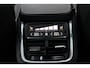 Volvo XC90 2.0 T8 Recharge AWD Ultimate Bright | Panoramadak | Head-up display | Keyless entry | Elek. bed. stoelen voorstoelen met geheugen | Luchtvering | Semi elek. trekhaak | 360 graden camera | Dealer-onderhouden | Verwarmbare voorstoelen en achterbank | Verwarmbaar stuurwiel | Bowers & Wilkins audio | Apple carplay | Adaptive cruise control | 7-zits |