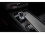 Volvo XC90 T8 automaat Recharge AWD Ultimate Dark | Panoramadak | Head-up display | Keyless entry | Elek. bed. stoelen voorstoelen met geheugen | Luchtvering | Semi elek. trekhaak | 360 graden camera | Dealer-onderhouden | Verwarmbare voorstoelen en achterbank | Verwarmbaar stuurwiel | Bowers & Wilkins audio | Apple carplay | Adaptive cruise control | 7-zits |