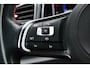 Volkswagen T-Roc 1.5 TSI R-Line 150PK Automaat | Navigatie | Winterpakket | Trekhaak